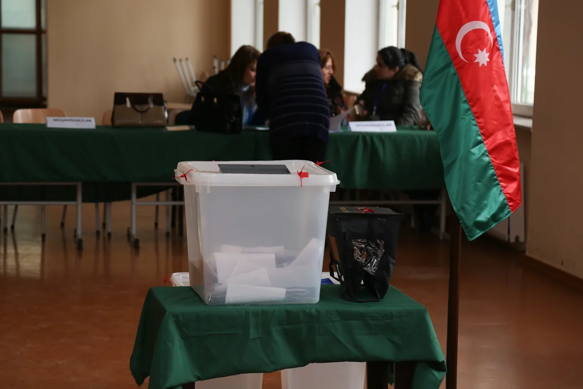 Saat 12:00-a olan seçici fəallığı açıqlanıb:  1 468 205 seçici səs verib