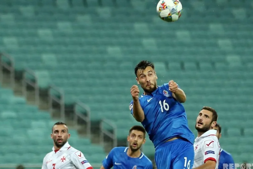Buffon azərbaycanlı hücumçudan formasını istəyib