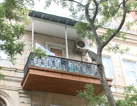 Bakıda əcnəbi vətəndaşın səhlənkarlığı yanğına səbəb olub - FOTO