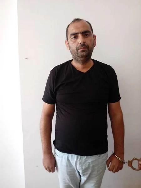 Lənkəranda toy mərasimi üçün bəzədilmiş avtomobildən bir kisə narkotik maddə çıxıb