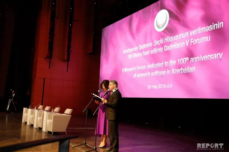 “Azərbaycan qadınına seçki hüququnun verilməsinin 100 illiyinə həsr olunmuş Qadınların V Forumu başlayıb