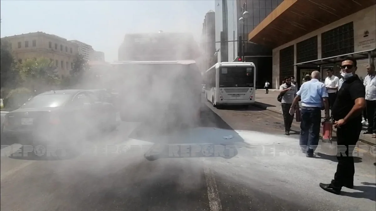 BakuBusun avtobusunda yanğın olub, sərnişinlər təxliyə edilib