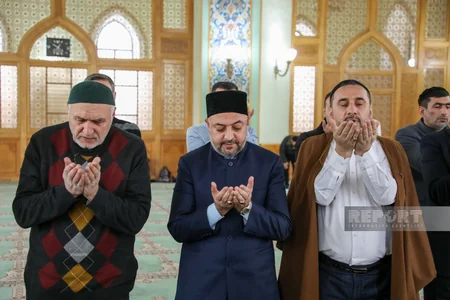 Prayers read in Azerbaijani mosques for plane crash victims