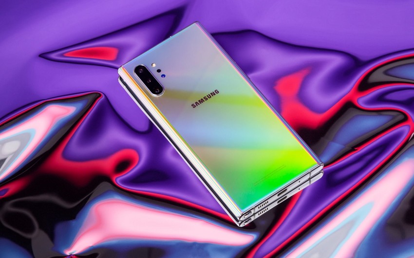 Dünyanın ən yaxşı smartfonlarının adları açıqlanıb