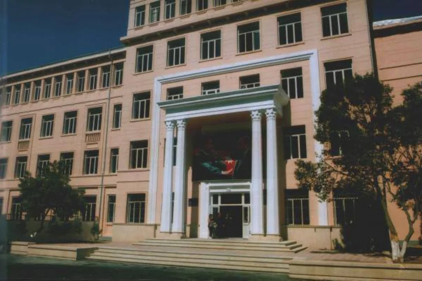 Bakıda şagirdi döyən müəllim işdən qovulub