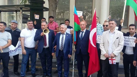 Avropa İttifaqının Azərbaycandakı nümayəndəliyi qarşısında aksiya keçirilib - FOTO