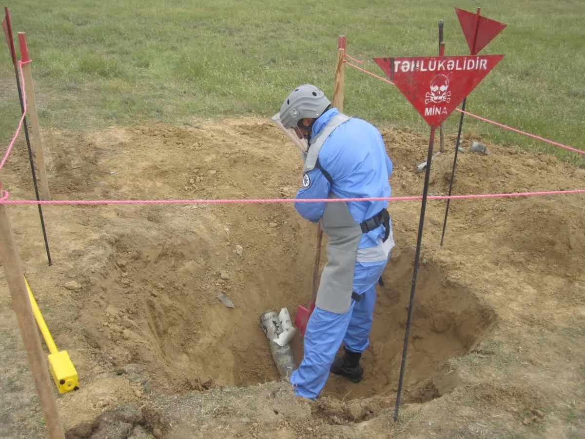 ANAMA: 1417 ədəd PHS, 11 ədəd piyada əleyhinə mina və 6 ədəd tank əleyhinə mina aşkar olunub - FOTO