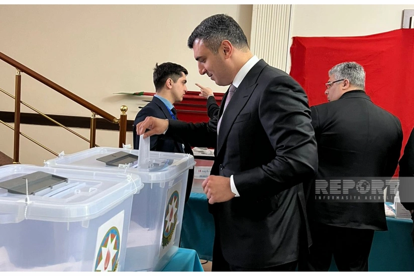Central Bank's governor votes in Azerbaijan presidential elections