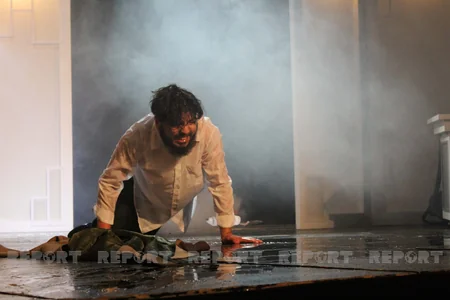 Tbilisidəki Azərbaycan teatrı yeni tamaşa ilə çıxış edib