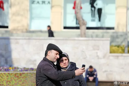 Bakıda “Sevgililər günü” - FOTOREPORTAJ