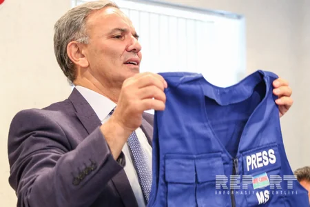 Press Council distributes vests to journalists - PHOTO