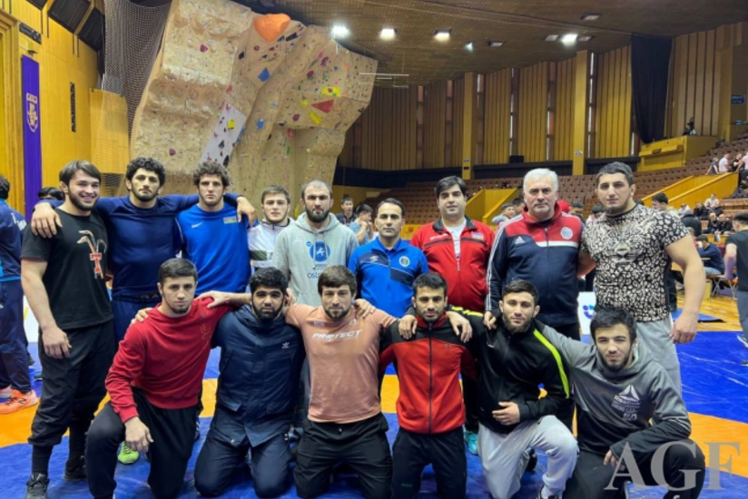 Azərbaycan güləşçiləri Bolqarıstanda 9 medal qazanıb