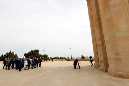 Bakıda Ulu Öndər Heydər Əliyevin 100 illik yubileyinə həsr olunmuş konfrans keçirilib