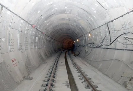 Metronun “Bənövşəyi xətt”inin 3-cü stansiyasında tikinti işləri davam edir