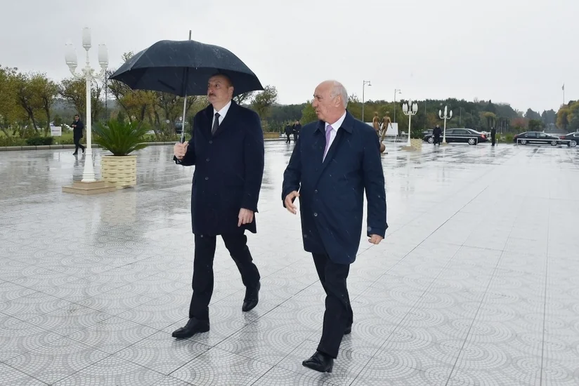 Prezident Sumqayıt Bulvar Kompleksinin yeni salınmış hissəsində yaradılan şəraitlə tanış olub - YENİLƏNİB