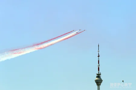 Bakı səmasında hərbi təyyarələr - FOTOREPORTAJ