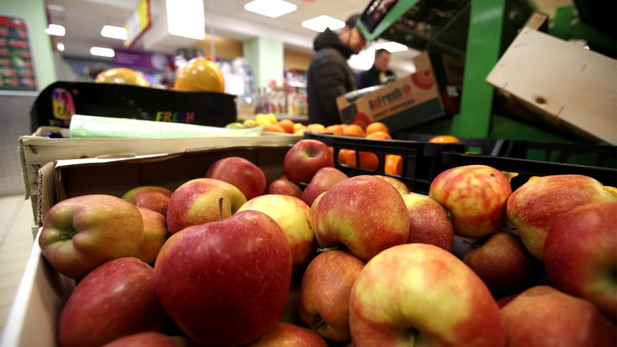 Azerbaijan starts supplying apples to one more country