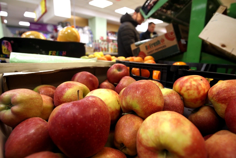Azerbaijan starts supplying apples to one more country