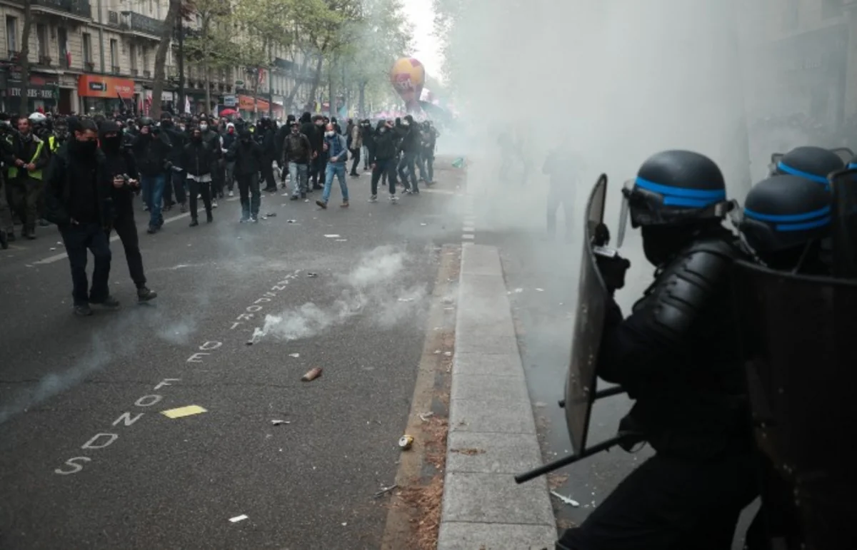 Fransada nümayiş zamanı 34 nəfər saxlanılıb, onlarla polis yaralanıb