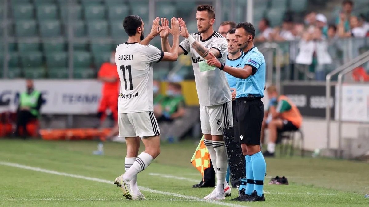 Легия расстается с проигравшим Махиру Эмрели нападающим