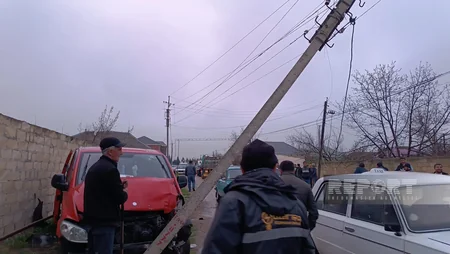 Tovuzda iki avtomobil toqquşub, xəsarət alanlar var 