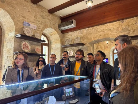 COP29 çərçivəsində Azərbaycana gələn xarici jurnalistlər tarixi, mədəni və nadir eksponatlarla tanış olublar