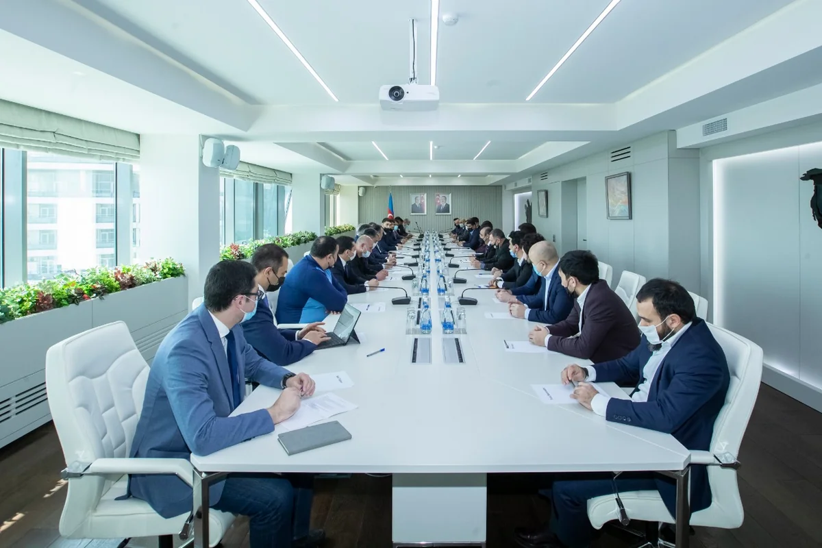 Сахиль Бабаев встретился с боксерами-ветеранами