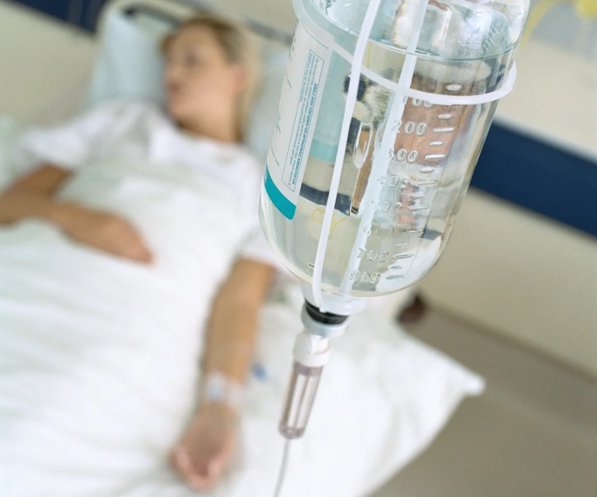 Paytaxtda iki avtomobilin toqquşması xəsarətlə nəticələnib