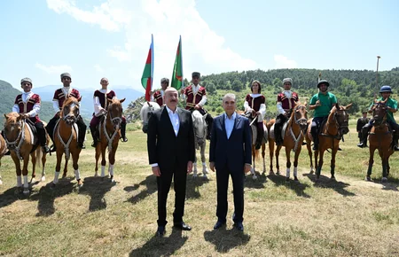Karabakh horse named “Dostlug” presented to Gurbanguly Berdimuhamedov at Jidir Duzu plain