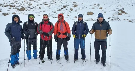 “NORM”un rəhbər heyəti “Heydər zirvəsi”nə yürüş təşkil edib