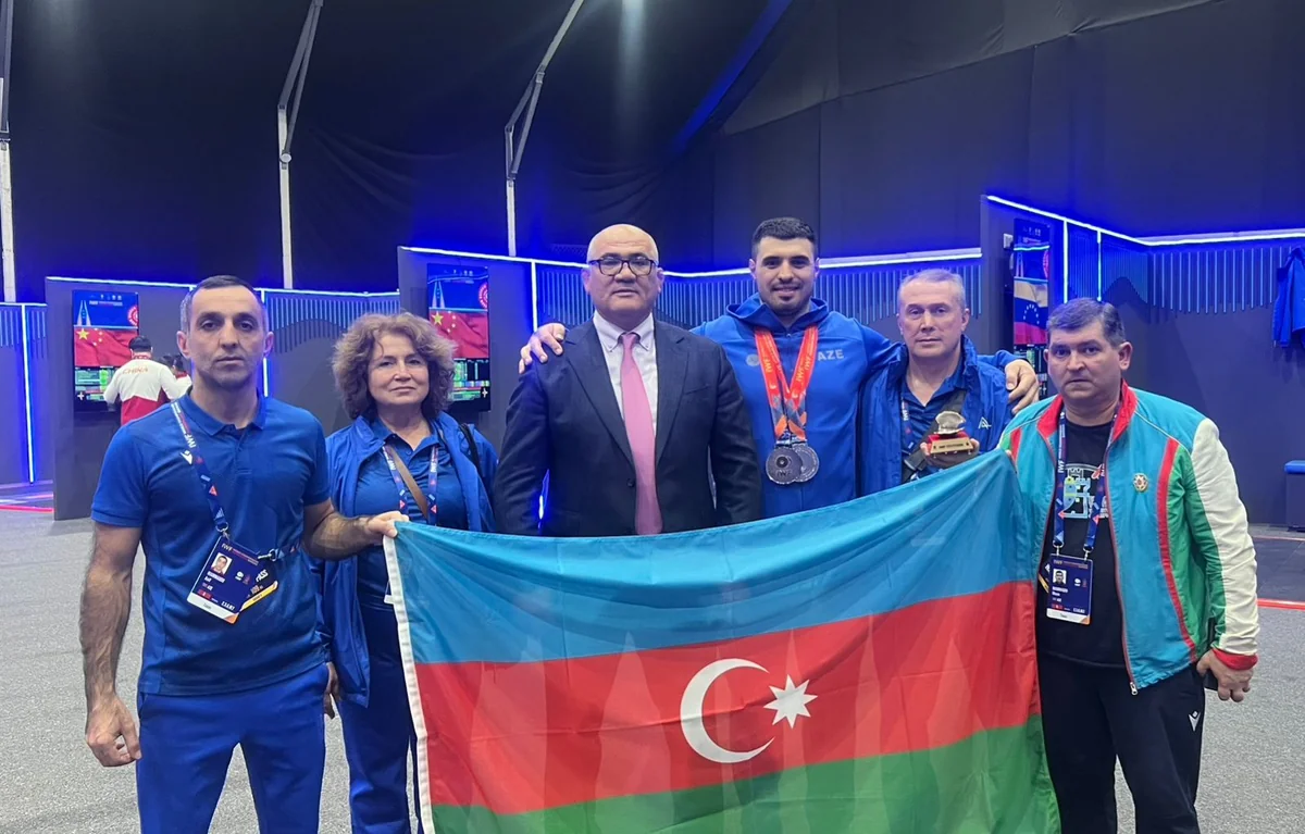 Dünya çempionatı: Azərbaycan ağırlıqqaldıranı gümüş medal qazanıb
