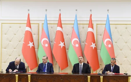 Azərbaycanla Türkiyə arasında sənədlər imzalanıb