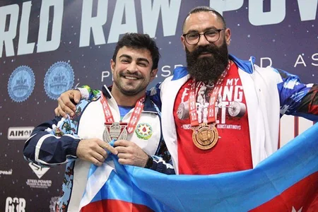 Azərbaycan idmançıları Moskvada dünya rekordunu qıraraq çempion oldular