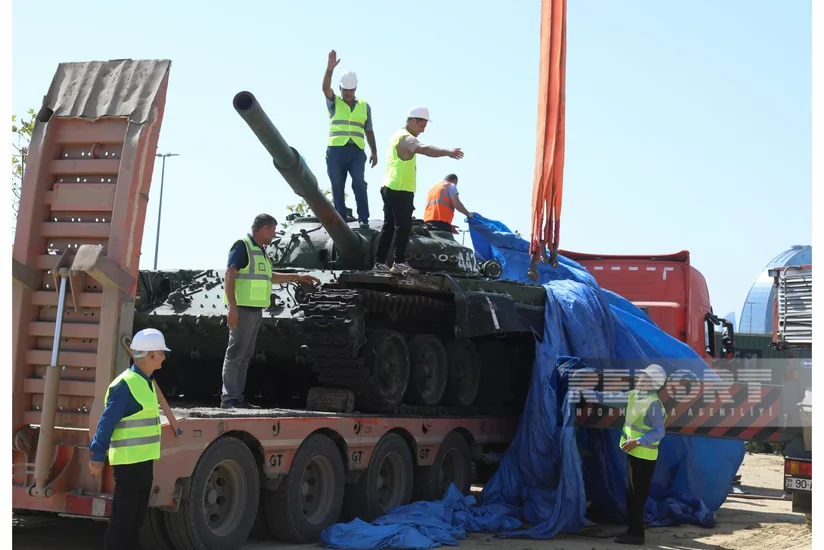 Ermənilərin “qələbə” simvolu olan tank Bakıya gətirilib, Hərbi Qənimətlər Parkında yerləşdirilib - YENİLƏNİB