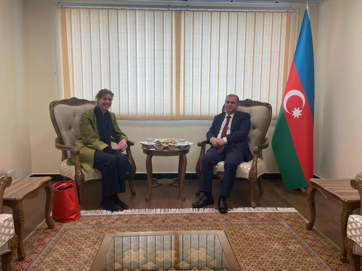 Azerbaijani envoy in Kabul mulls Human Settlements Program with UN rep