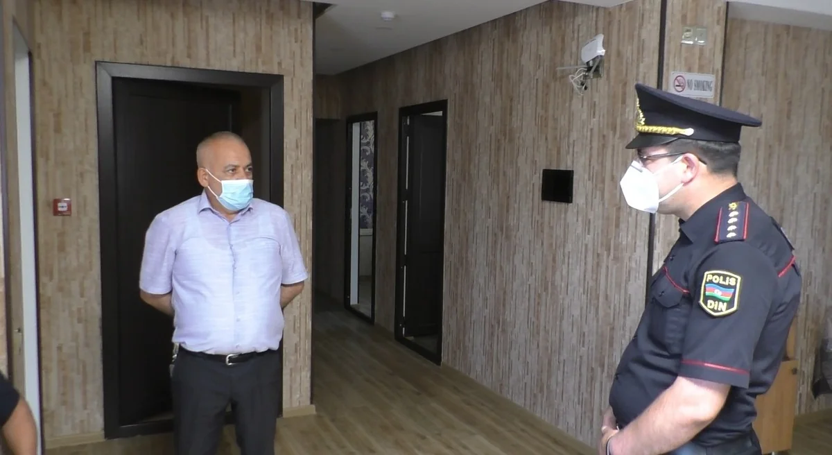 Dövlət qurumlarında çalışan bir qrup şəxs qaydaları pozaraq ailəsi ilə istirahətə gedib