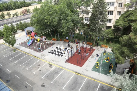 Bakıda abadlaşdırılan növbəti həyət sakinlərin istifadəsinə verilib