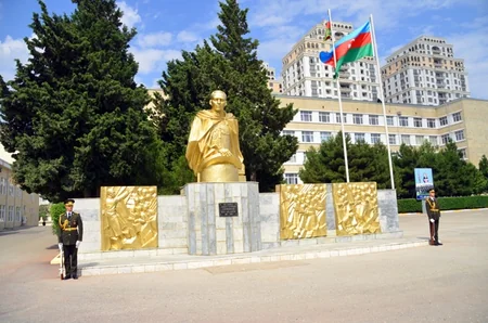 Bakı Ali Ümumqoşun Komandirləri Məktəbinin məzunlarının ənənəvi görüşü keçirilib - FOTO
