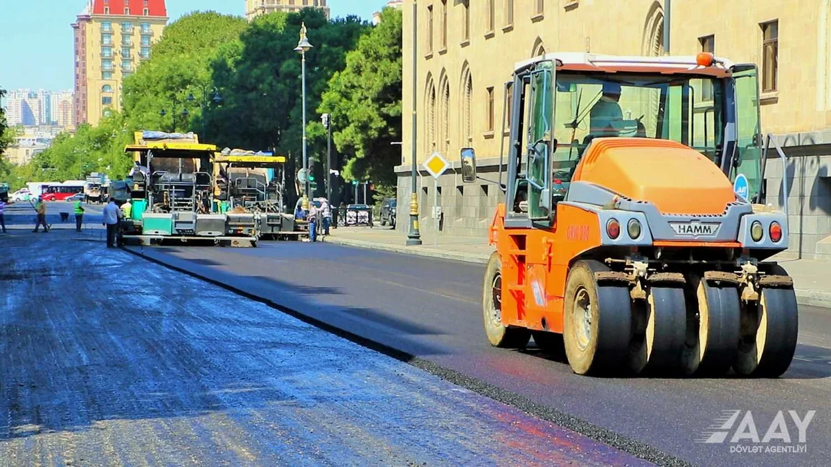 Bakının 28 May küçəsində təmir işləri aparılır