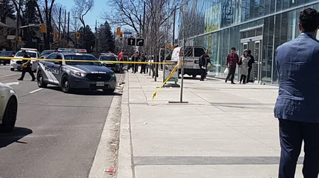 Torontoda furqonun piyadaların üzərinə sürülməsi nəticəsində 9 nəfər ölüb, 16-sı yaralanıb - VİDEO - YENİLƏNİB-2