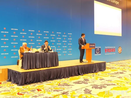 AFFA rəsmiləri Tbilisidə keçirilən UEFA GROW sammitində iştirak edir