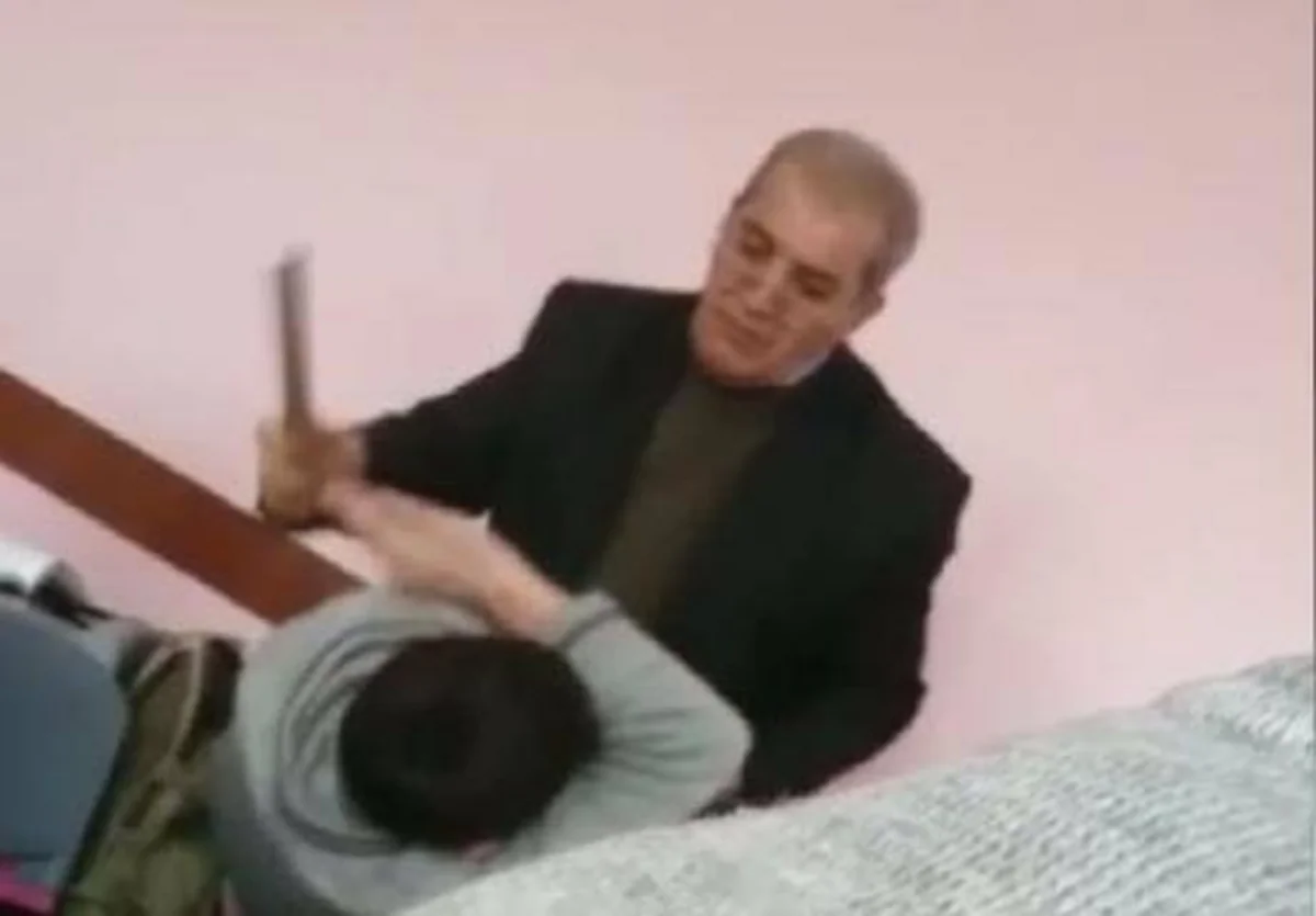 Sumqayıtda övladı döyülən valideyn müəllimə qarşı şikayətini geri götürüb - VİDEO