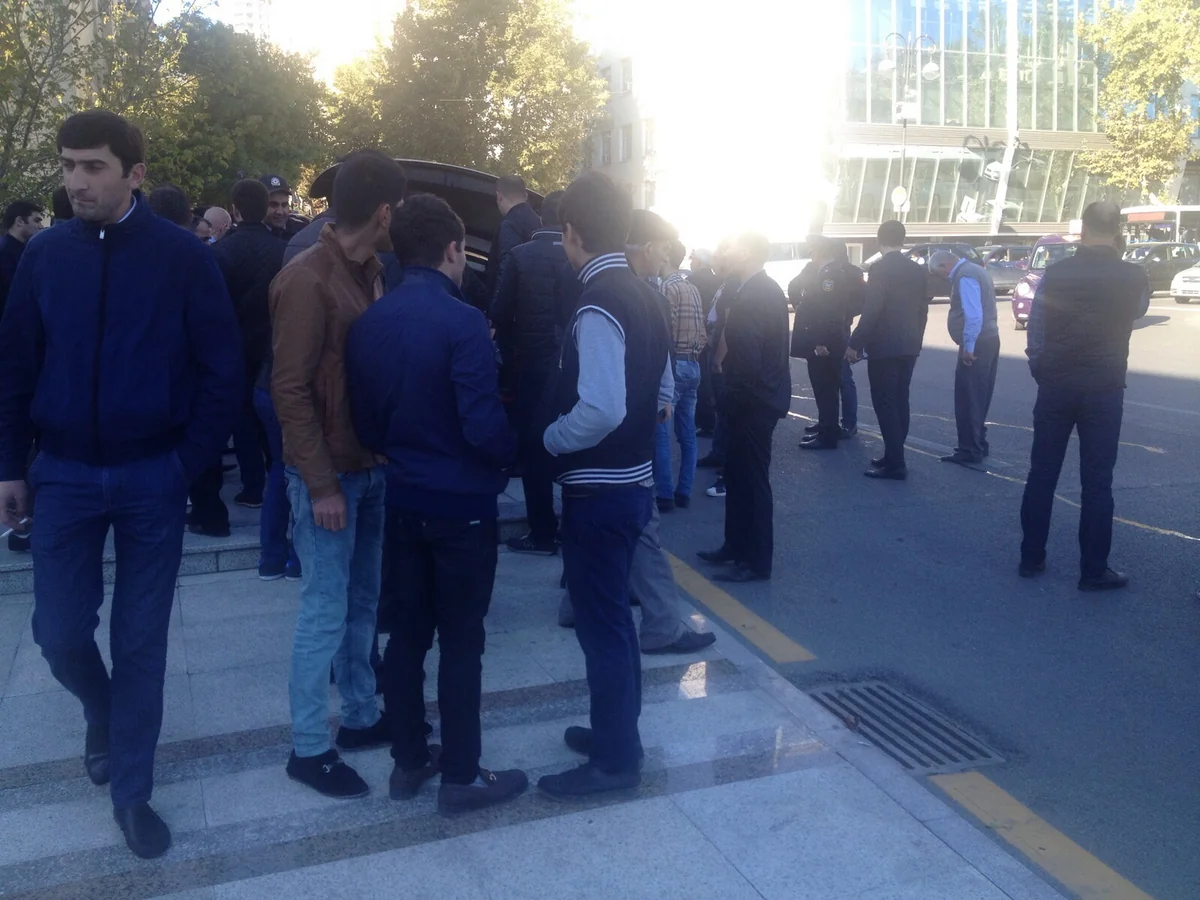 Bakıda iki avtomobil toqquşub - FOTO