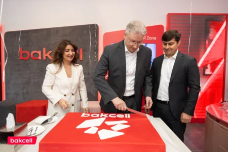“Bakcell” Fəvvarələr Meydanında yeni innovativ mağazasını təqdim etdi!