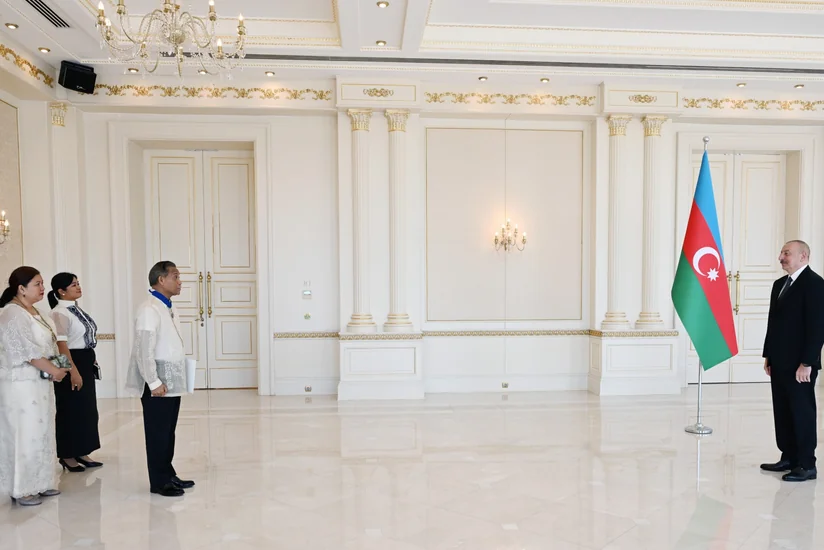 President Ilham Aliyev receives credentials of incoming ambassador of Philippines