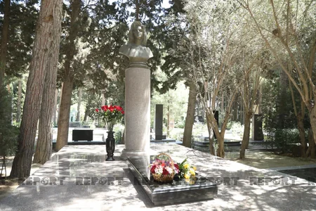 Sara Qədimovanın məzarı ziyarət olunub