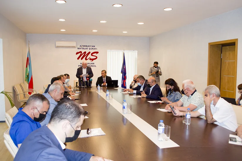 Jurnalistlər xarici media qurumları və beynəlxalq təşkilatlara müraciət qəbul edib