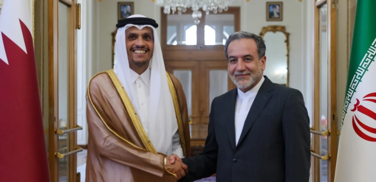 Iranian and Qatari FMs discuss regional issues