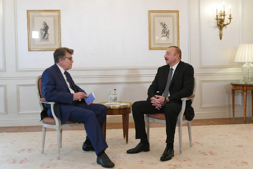 Prezident İlham Əliyev Parisdə Fransa Beynəlxalq Əlaqələr İnstitutunun icraçı sədri ilə görüşüb