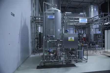 Xarici diplomatlar Kəlbəcərdə “İstisu” mineral su zavodunda olublar